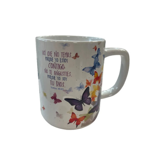 Taza blanca de cerámica decorada con mariposas de colores y el versículo Isaías 41:10