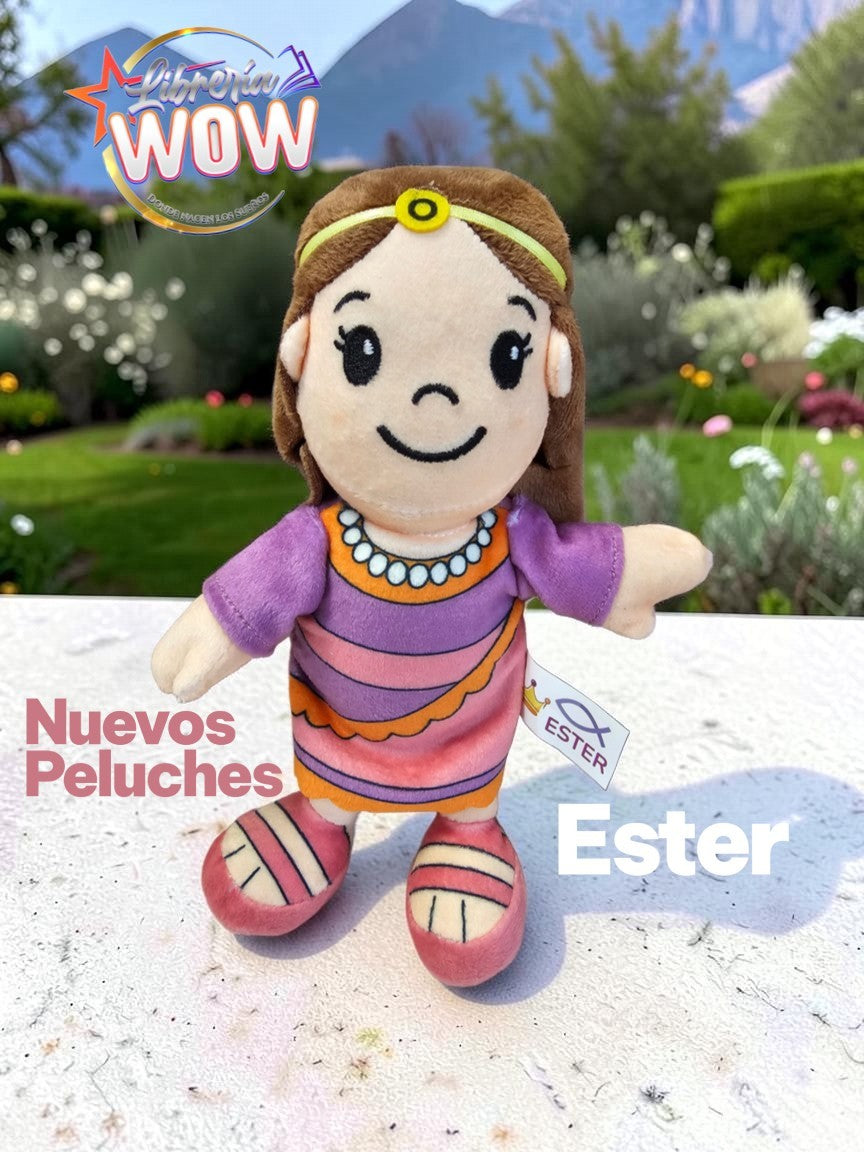 Peluche de la Reina Ester de Libreria Wow con vestido morado y rosado, diadema dorada y expresión amable.